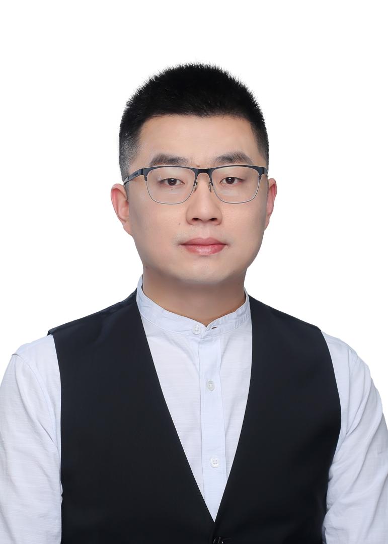李伟